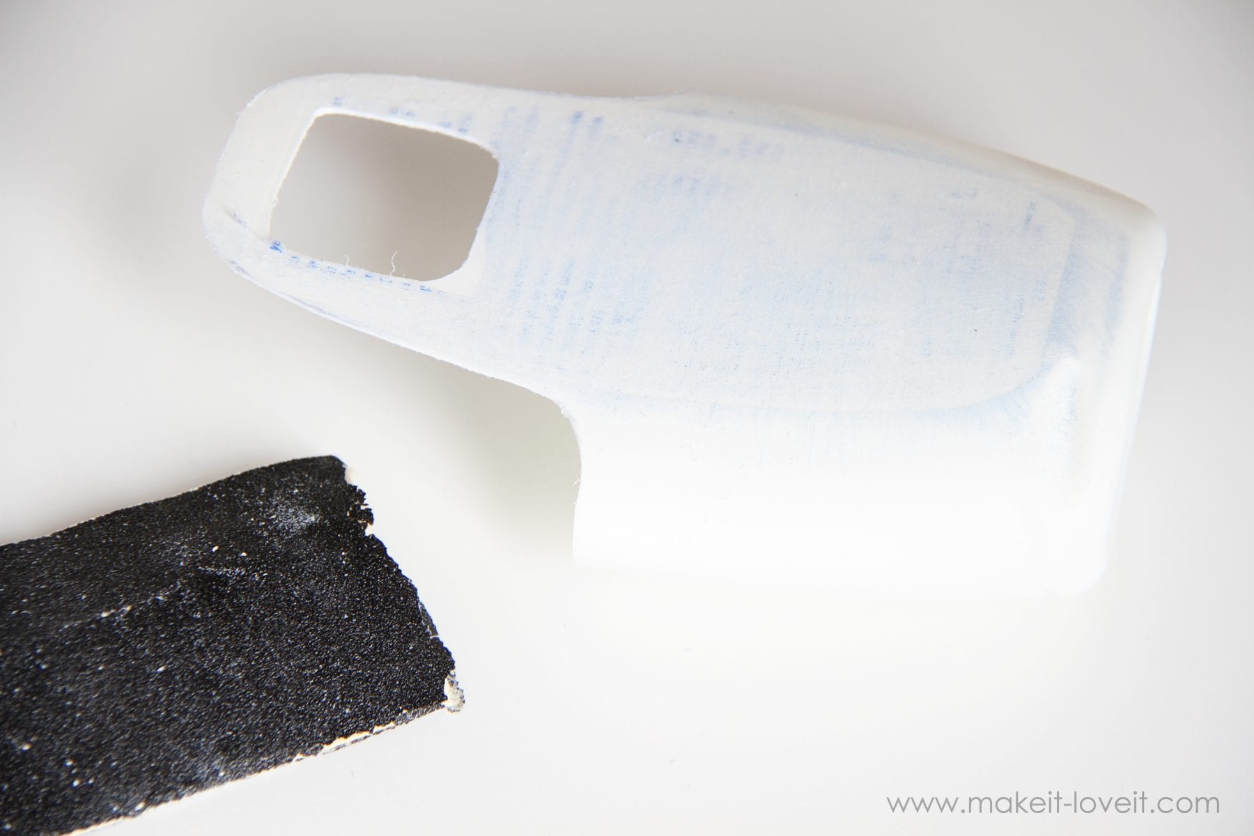 How to Make a Phone Holder With a Plastic Bottle Charging Love