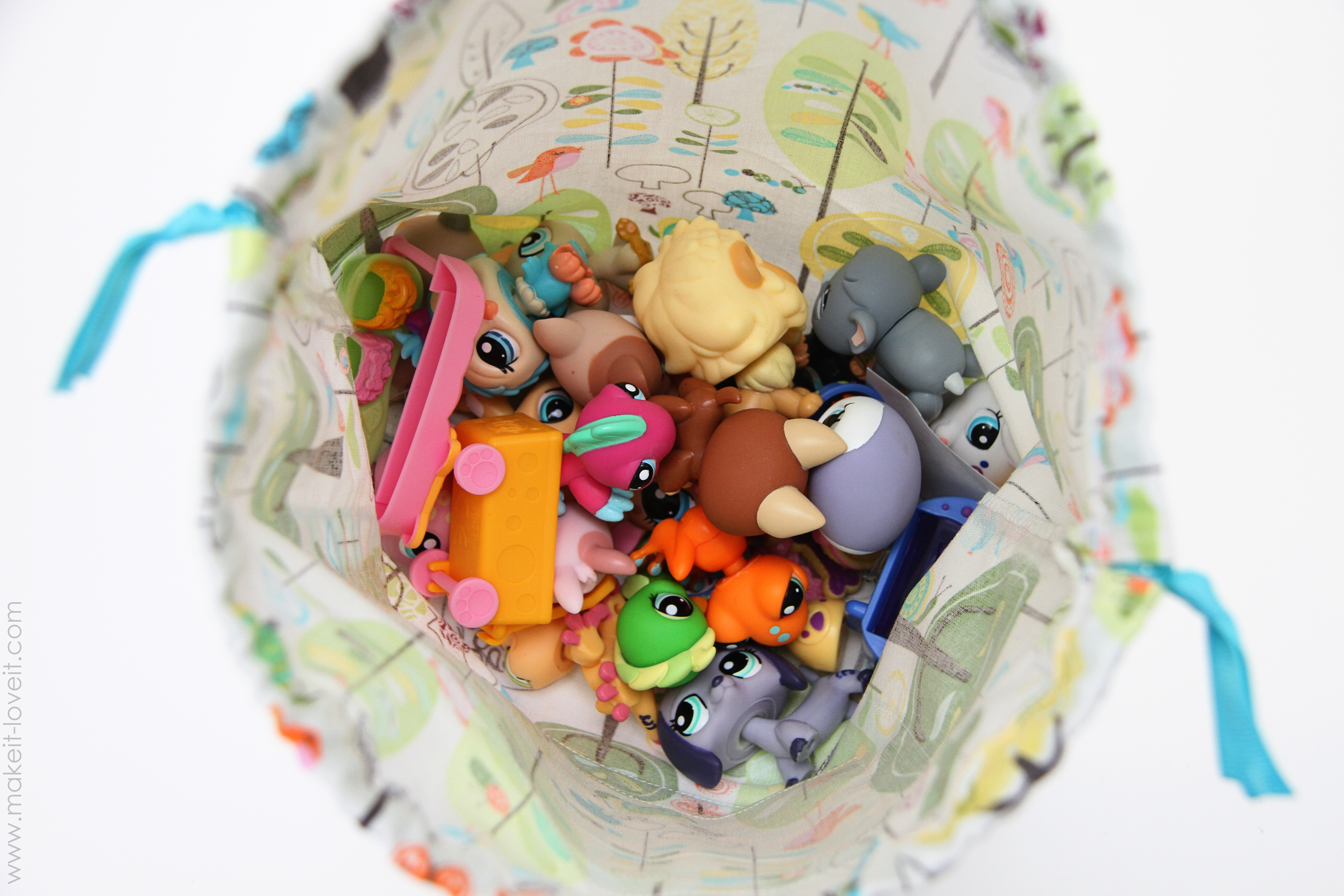 "Little Pieces" Toy Sack.....a great place to store all those teeny