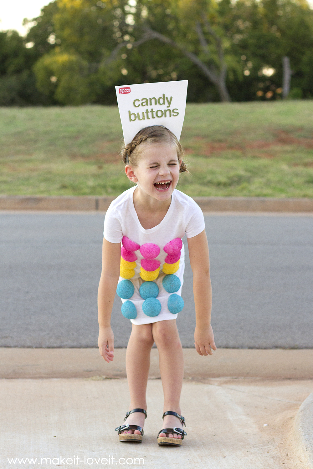 Make a "Retro CANDY BUTTON" Costume...for Halloween!! Make It & Love It