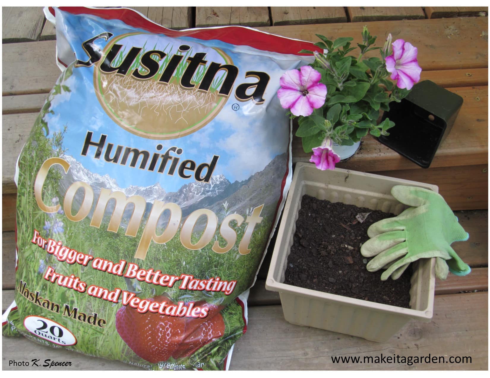 Compost revives old soil in flower pots, naturally Make it a Garden
