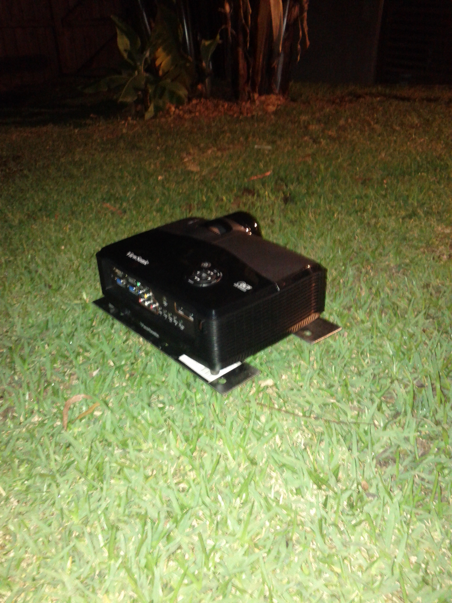 Outdoor home theatre projector stand > Make it, Break it, Fix it
