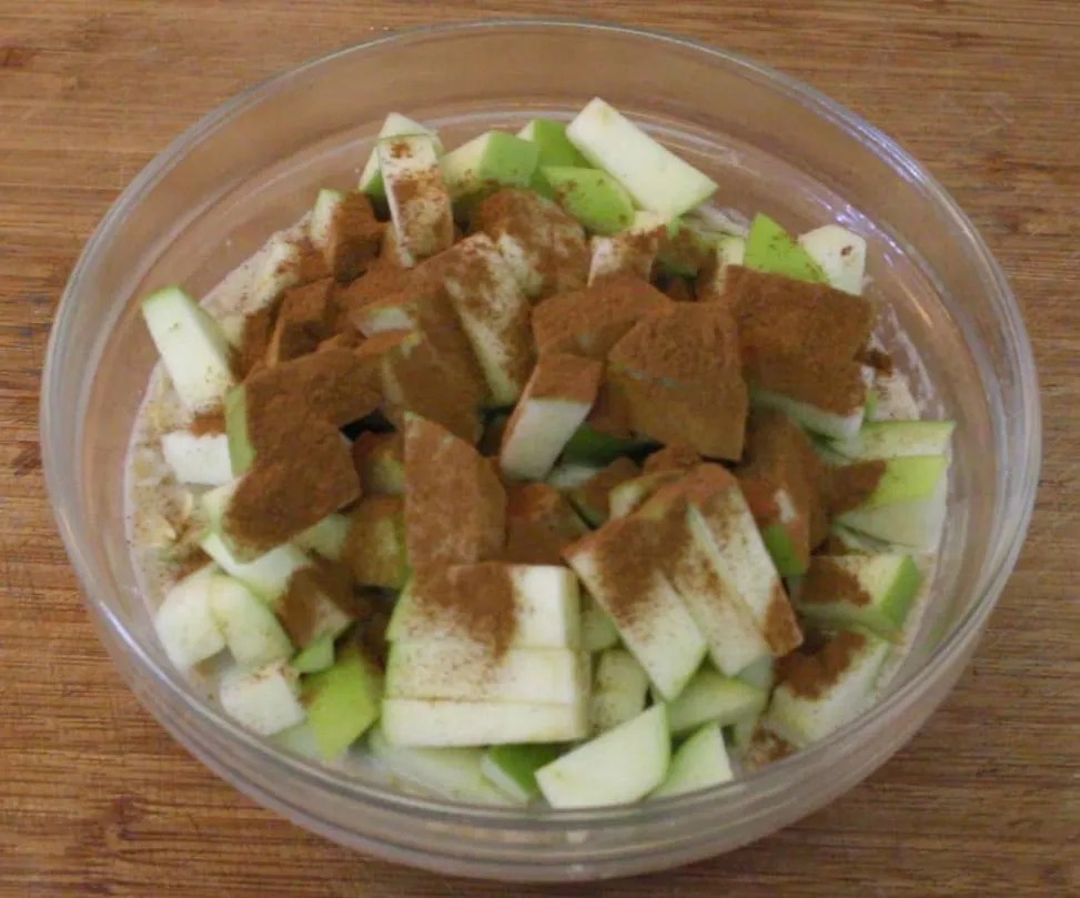 granny smith apples with ground cinnamon Make It Vegan