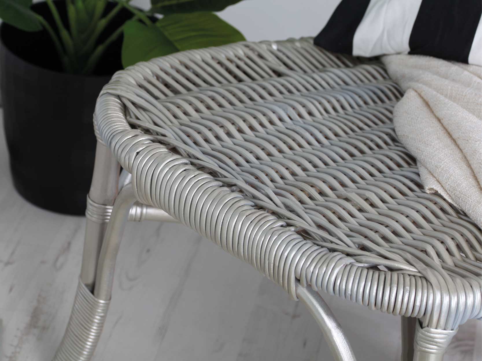 How to create a metallic white gold chair Rustoleum Spray Paint