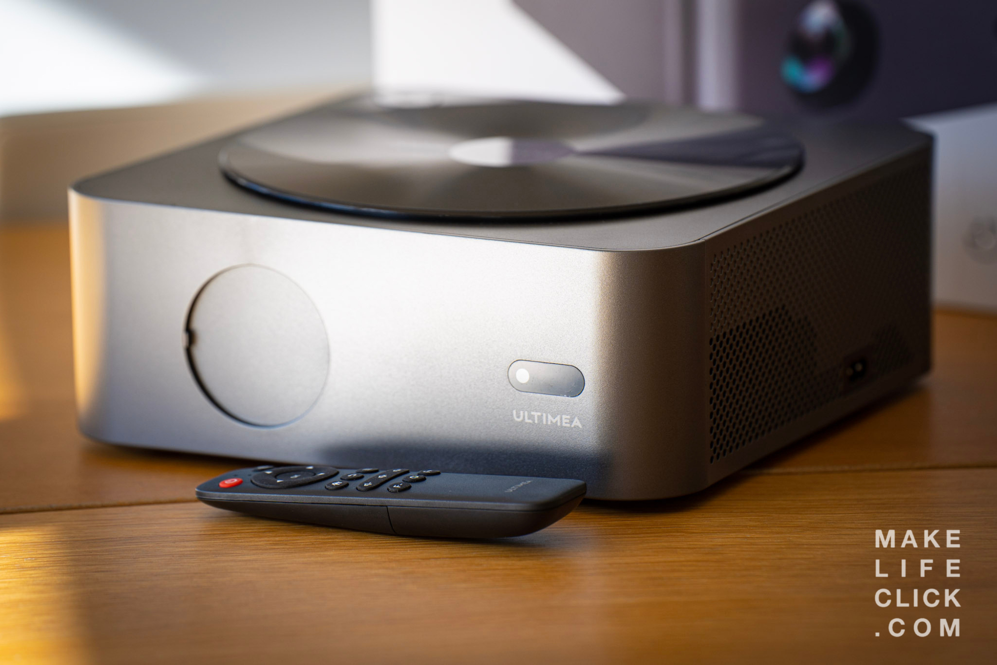 Ultimea Apollo P40 Projector Review - Elevate Your Viewing Experience