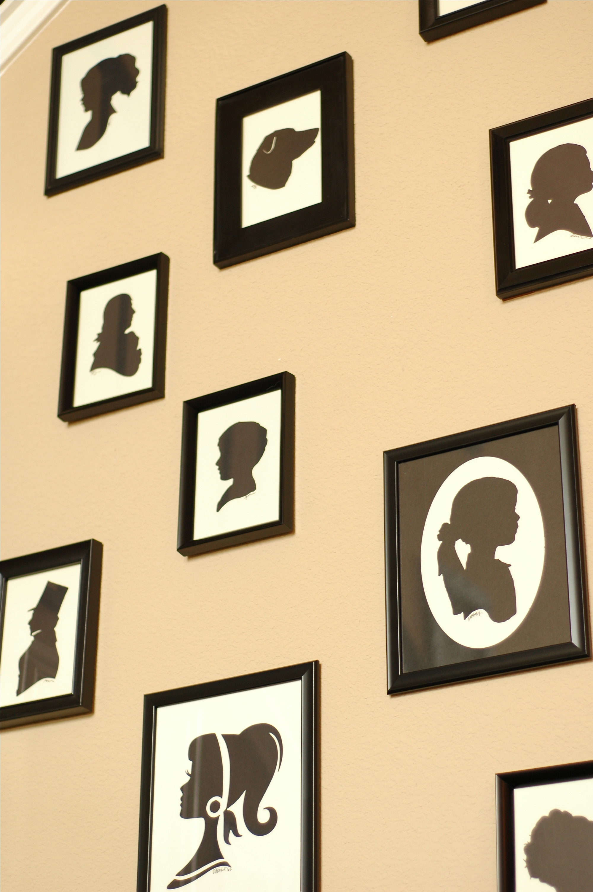 Wall of Silhouettes Makely