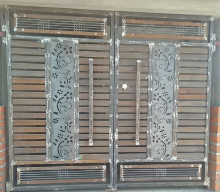curl design metal plate gate Makerbhawan