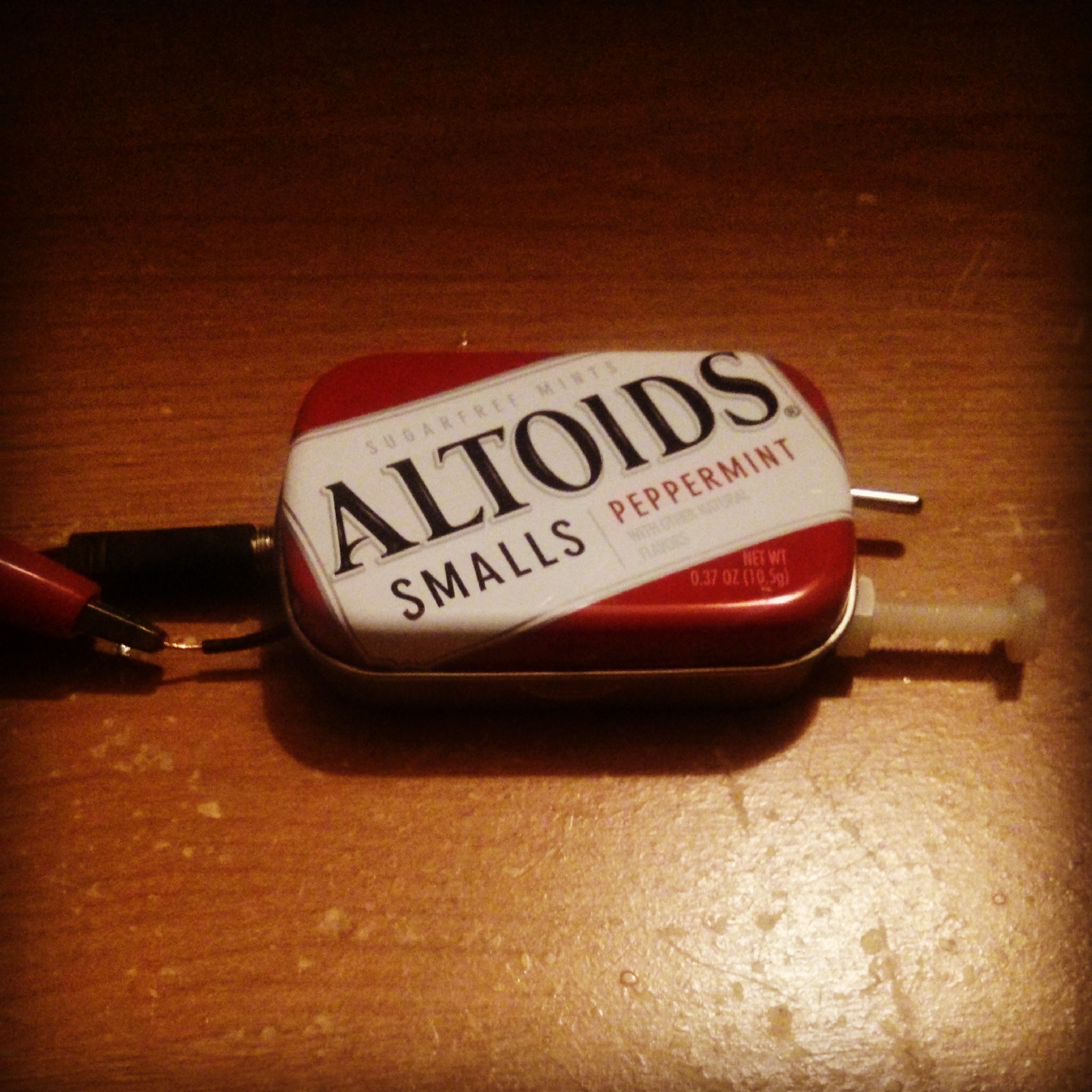 makeRF An LM386 Powered Crystal Radio in an Altoids Smalls Tin