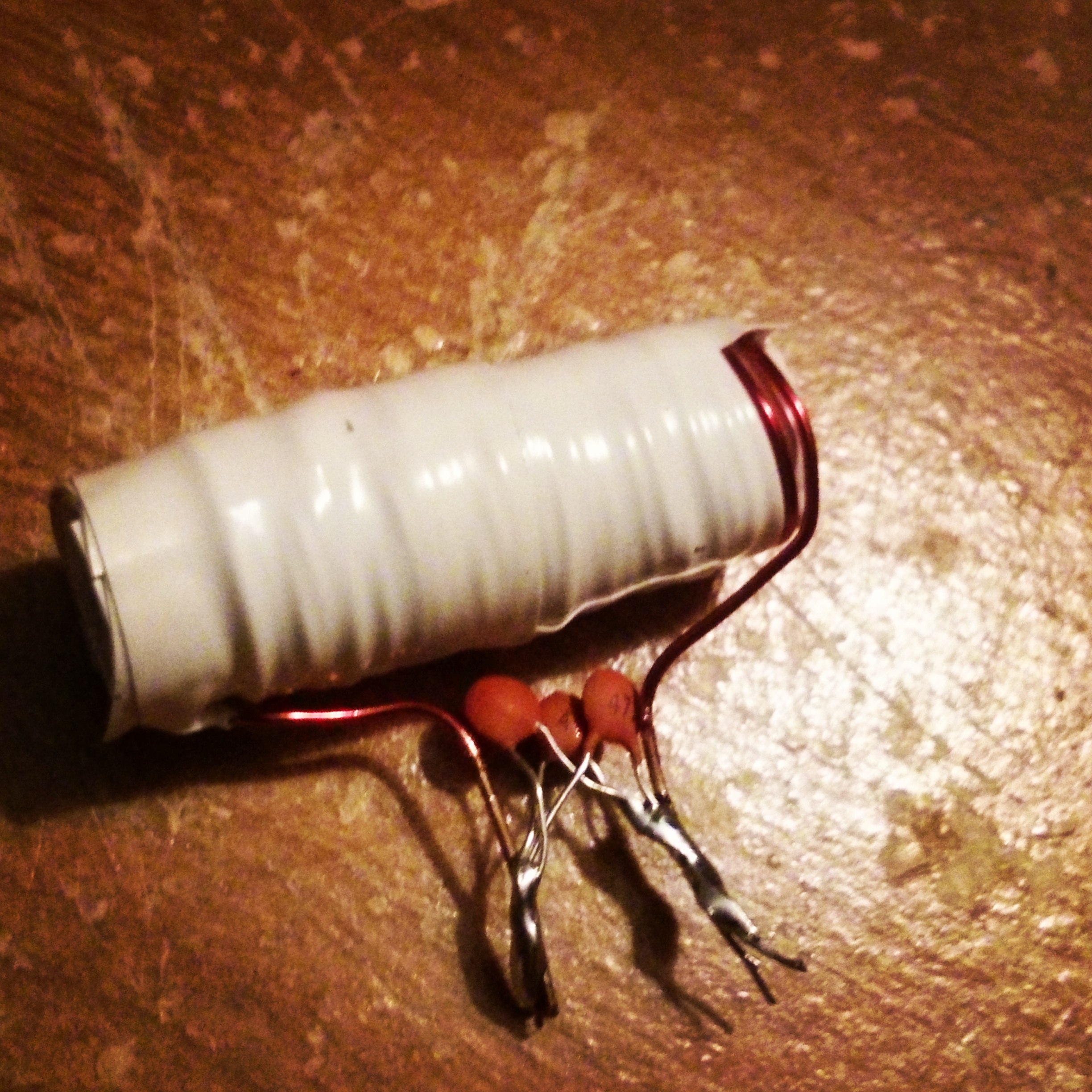 makeRF An LM386 Powered Crystal Radio in an Altoids Smalls Tin