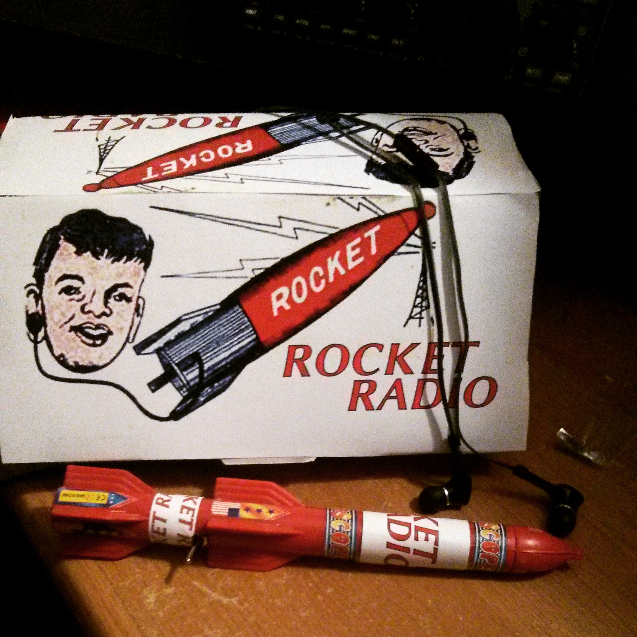 makeRF Make Your Own Rocket Radio with the TA7642