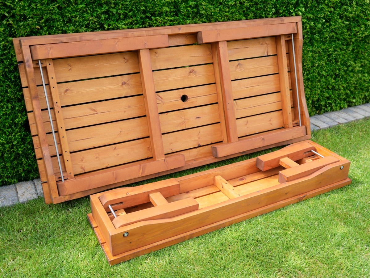 DIY Patio Table that Folds for Storage Makers Manual Woodworking Plans