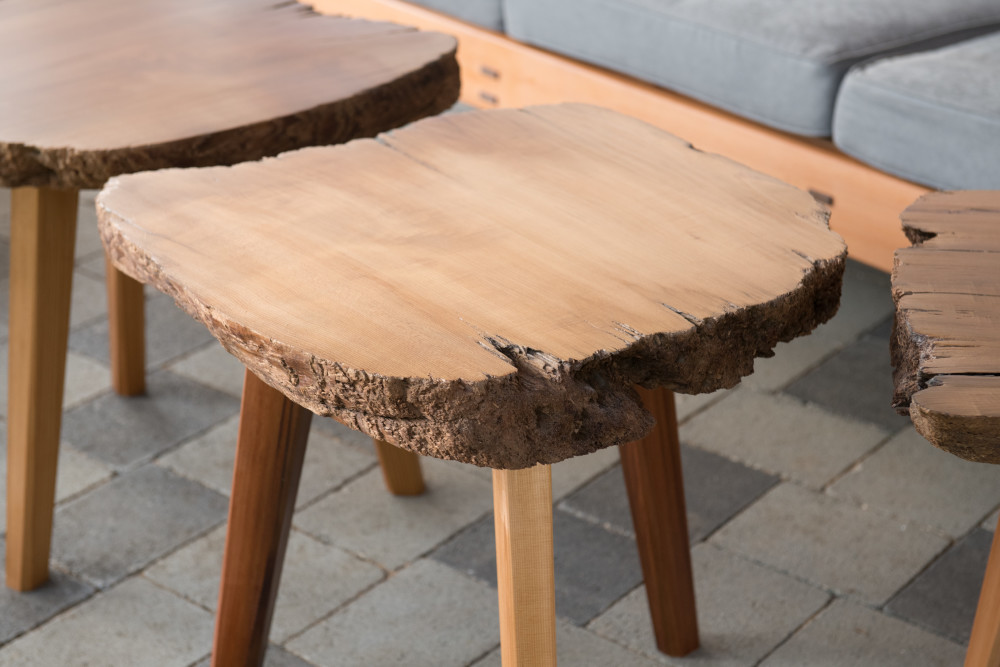 Build Easy and Simple Deck Tables Makers Mob