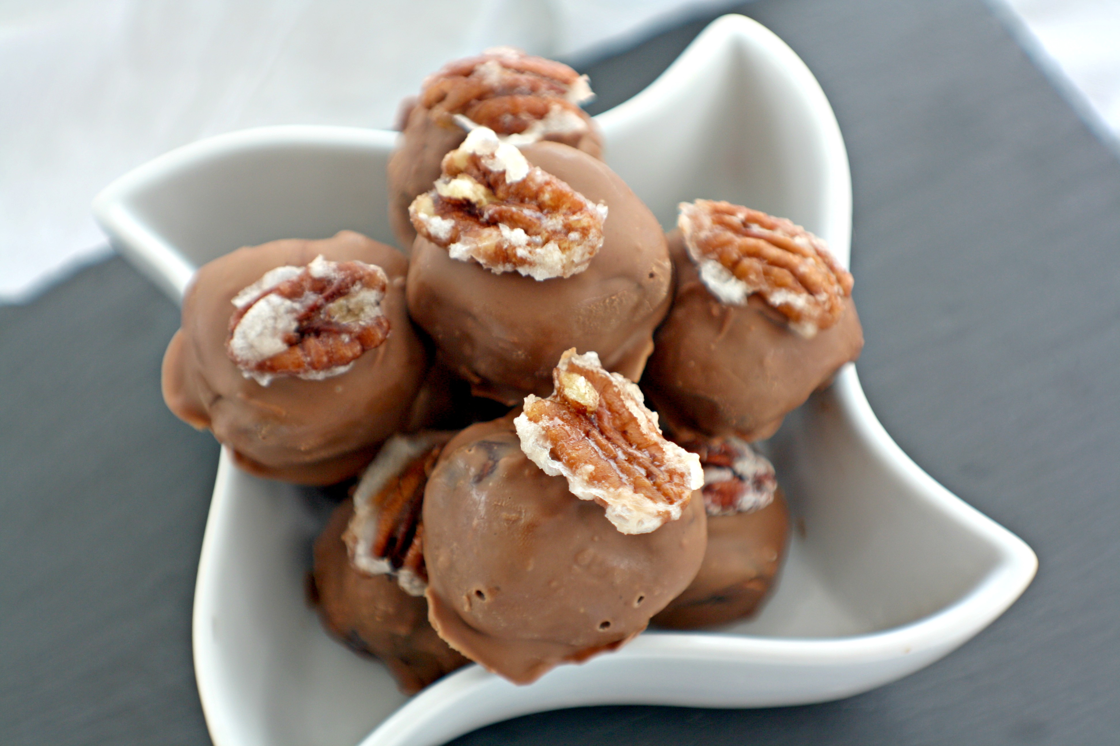 Chocolate and Caramel Turtle Truffles Makes, Bakes and Decor