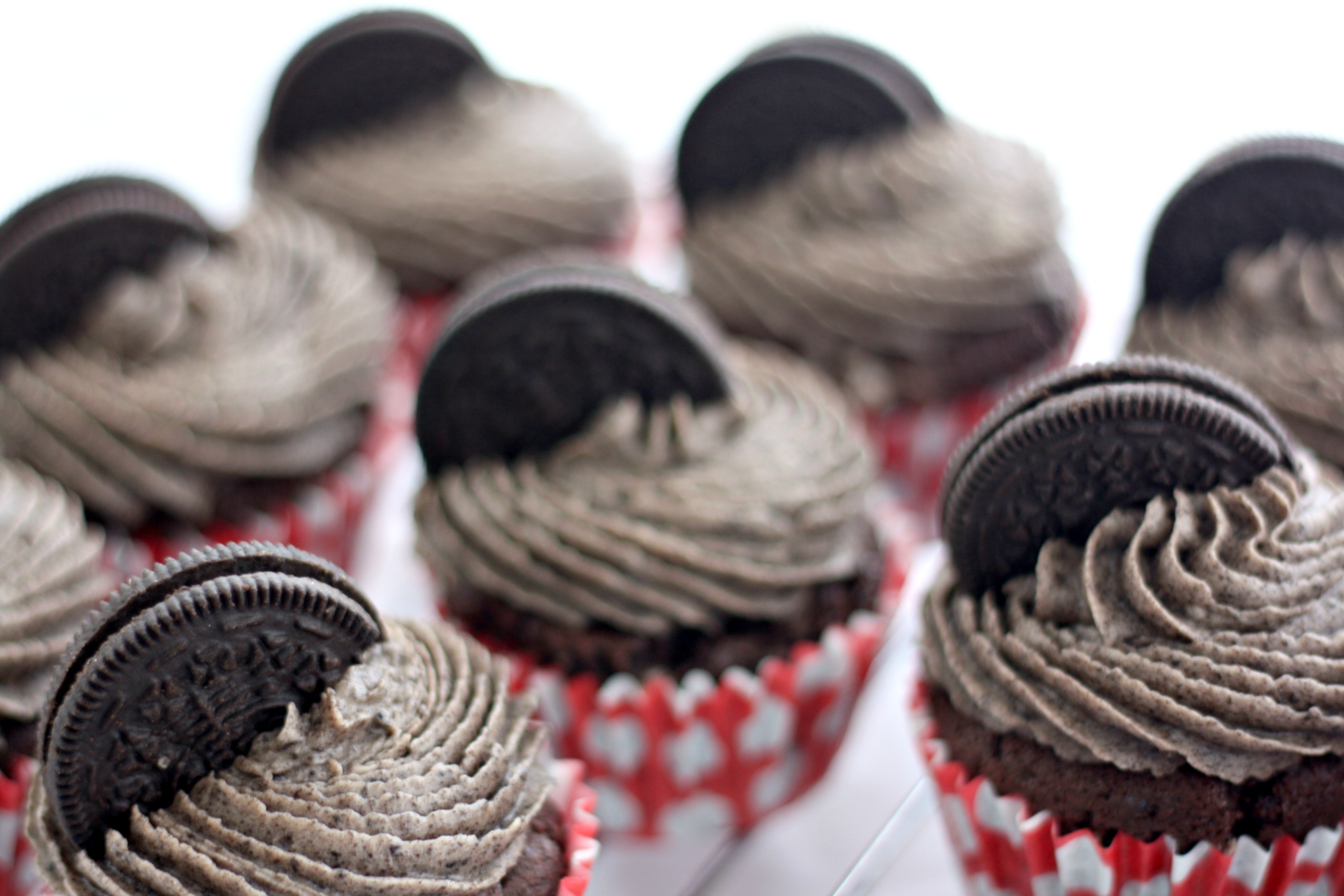 Oreo Cupcakes Makes, Bakes and Decor