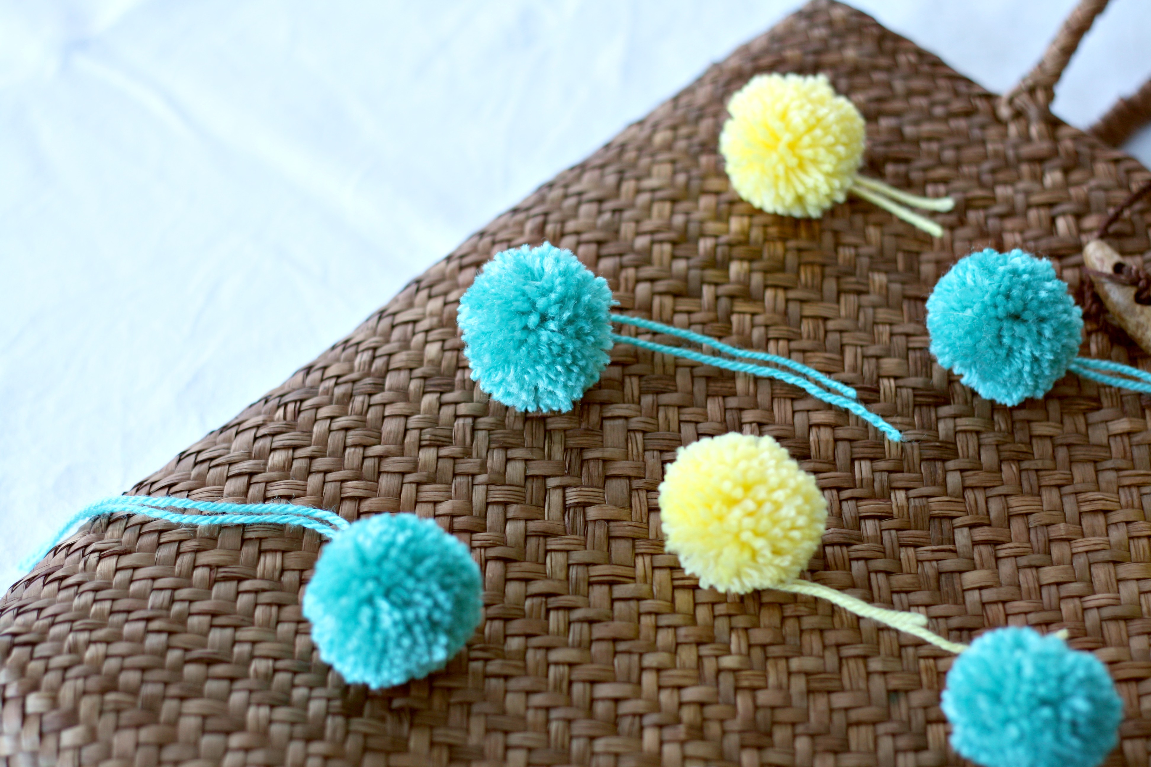 Straw Bag with Pom Poms DIY Makes, Bakes and Decor