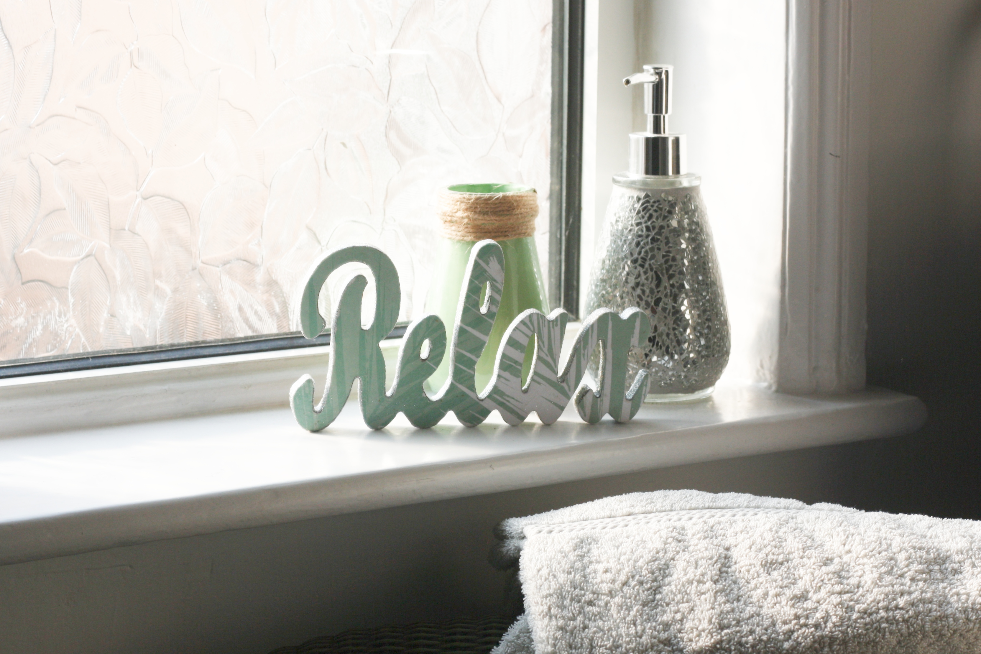 Relax Bathroom Sign Makes, Bakes and Decor