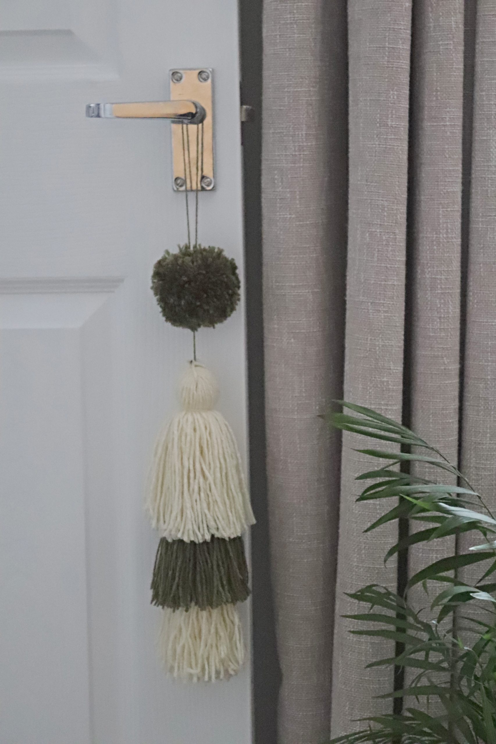 How to Make a Door Tassel from Wool Makes, Bakes and Decor