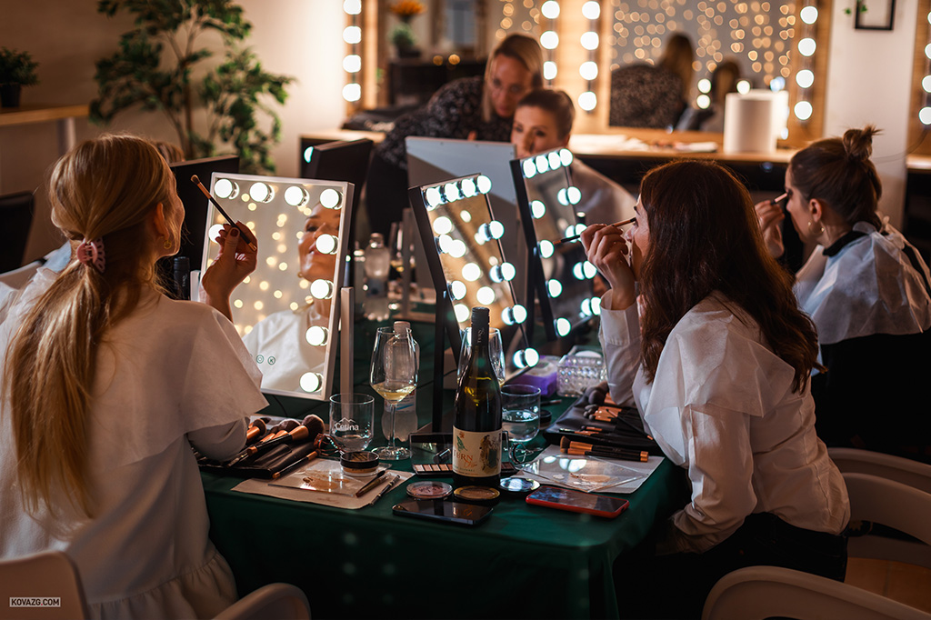 Makeup&Wine eventi Zagreb Drink wine and do Makeup! Girls, sounds