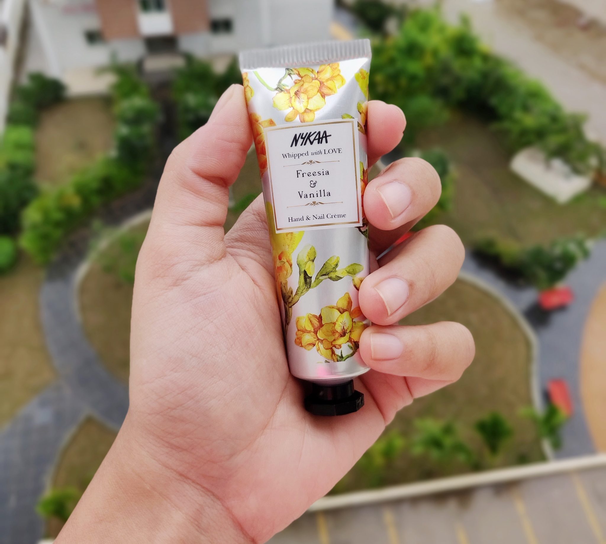 Nykaa Hand & Nail Creme Freesia & Vanilla Review MakeupAndSmiles