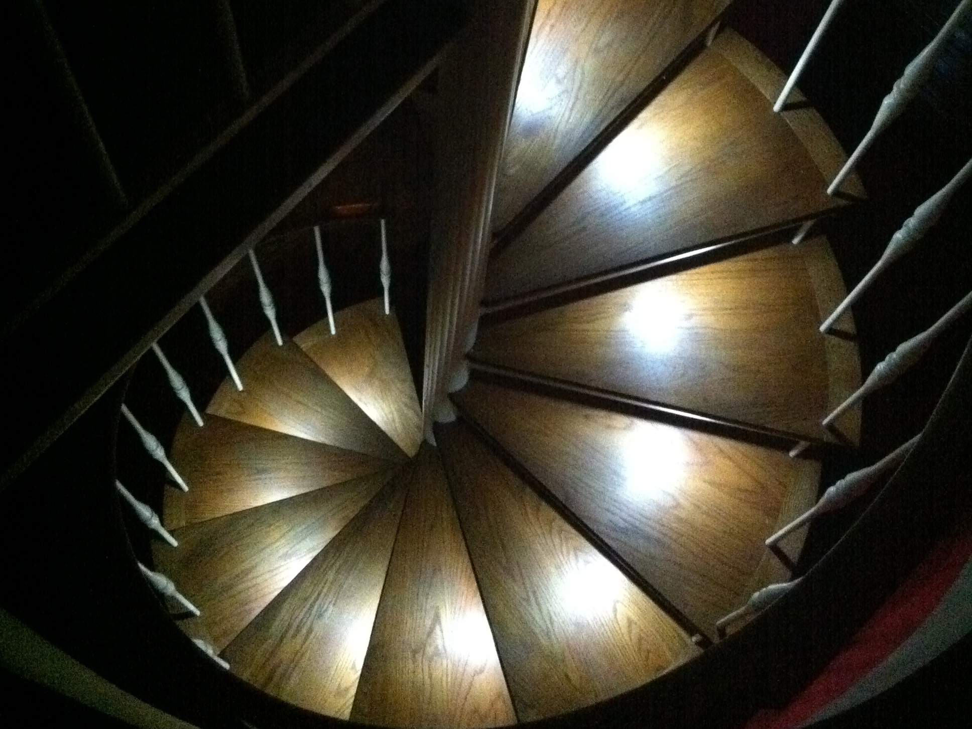 Custom LED Spiral Staircase Lighting Make
