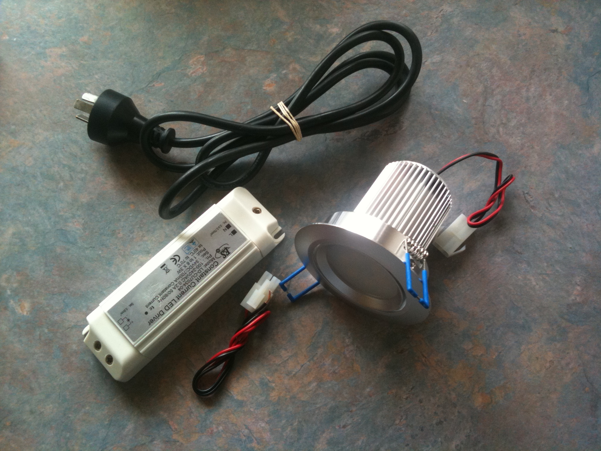 13Watt LED Ceiling DownLight Kit Make