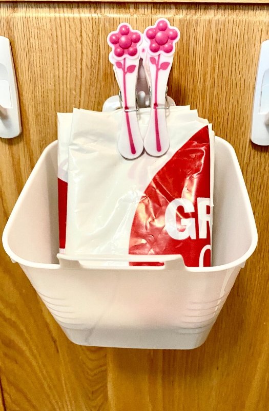 30 Brilliant Ways to Use Small Command Hooks to Organize Your Home