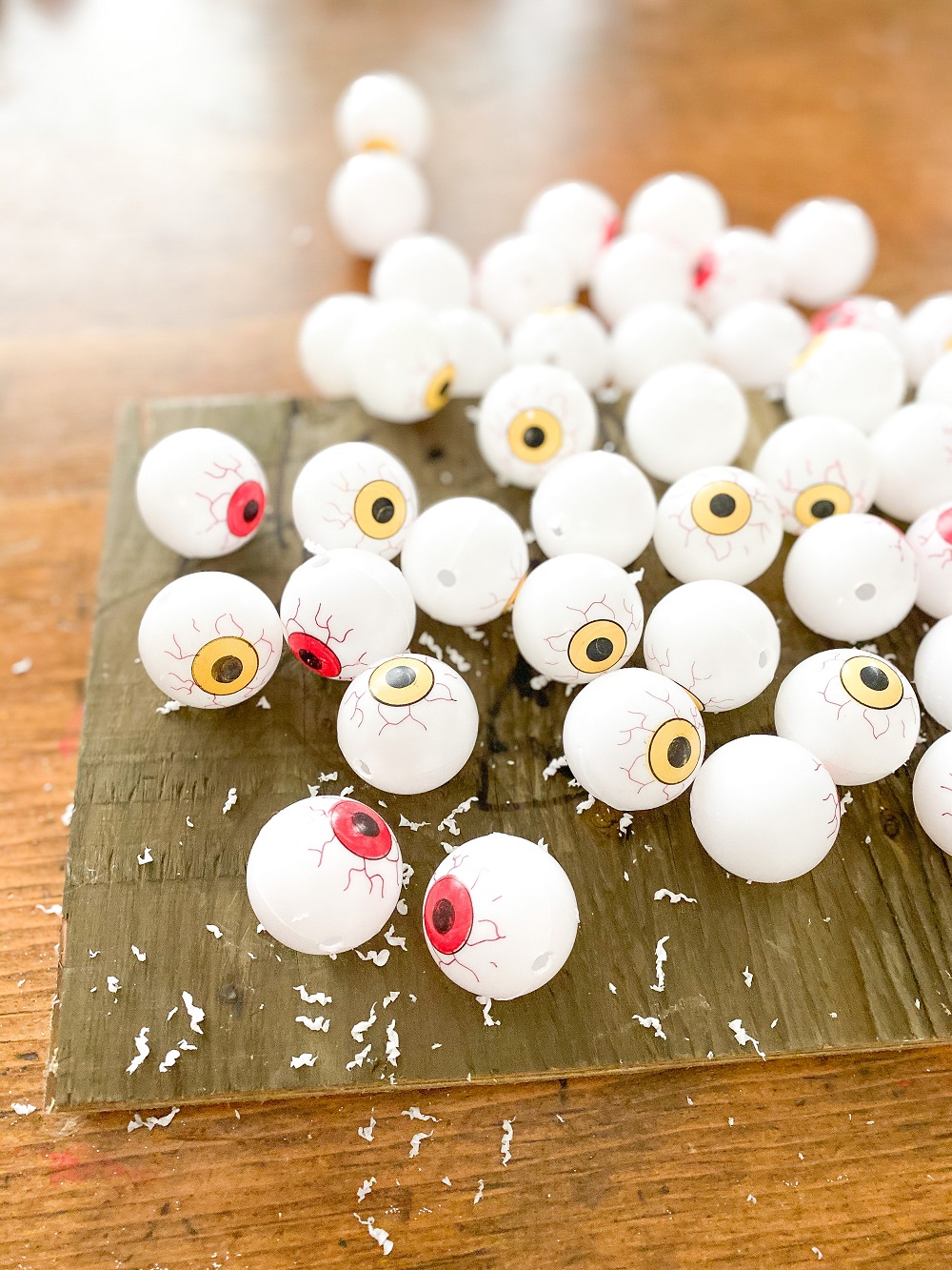 3 DIY Halloween Decor Ideas Using Dollar Store Ping Pong Eyeballs Making Things is Awesome