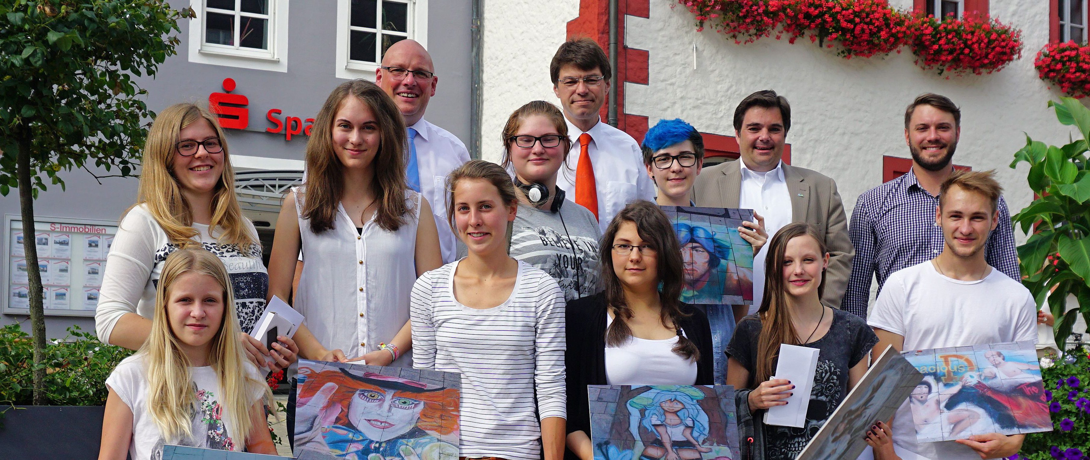 Makgutscheine Fur Die Besten Siegerbilder Des Esm Malwettbewerbs Beim Bunten Pflasters Ausgezeichnet Maknetisch