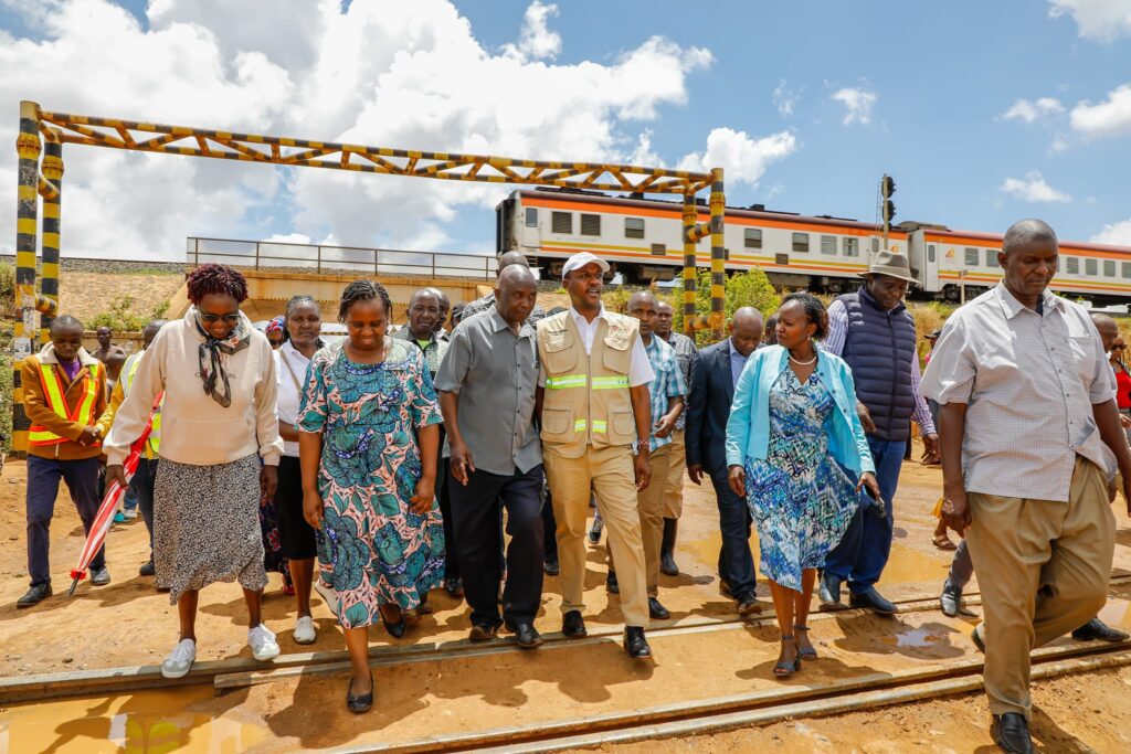 Governor Mutula's WalkingWork Tour of Sultan Hamud Government of
