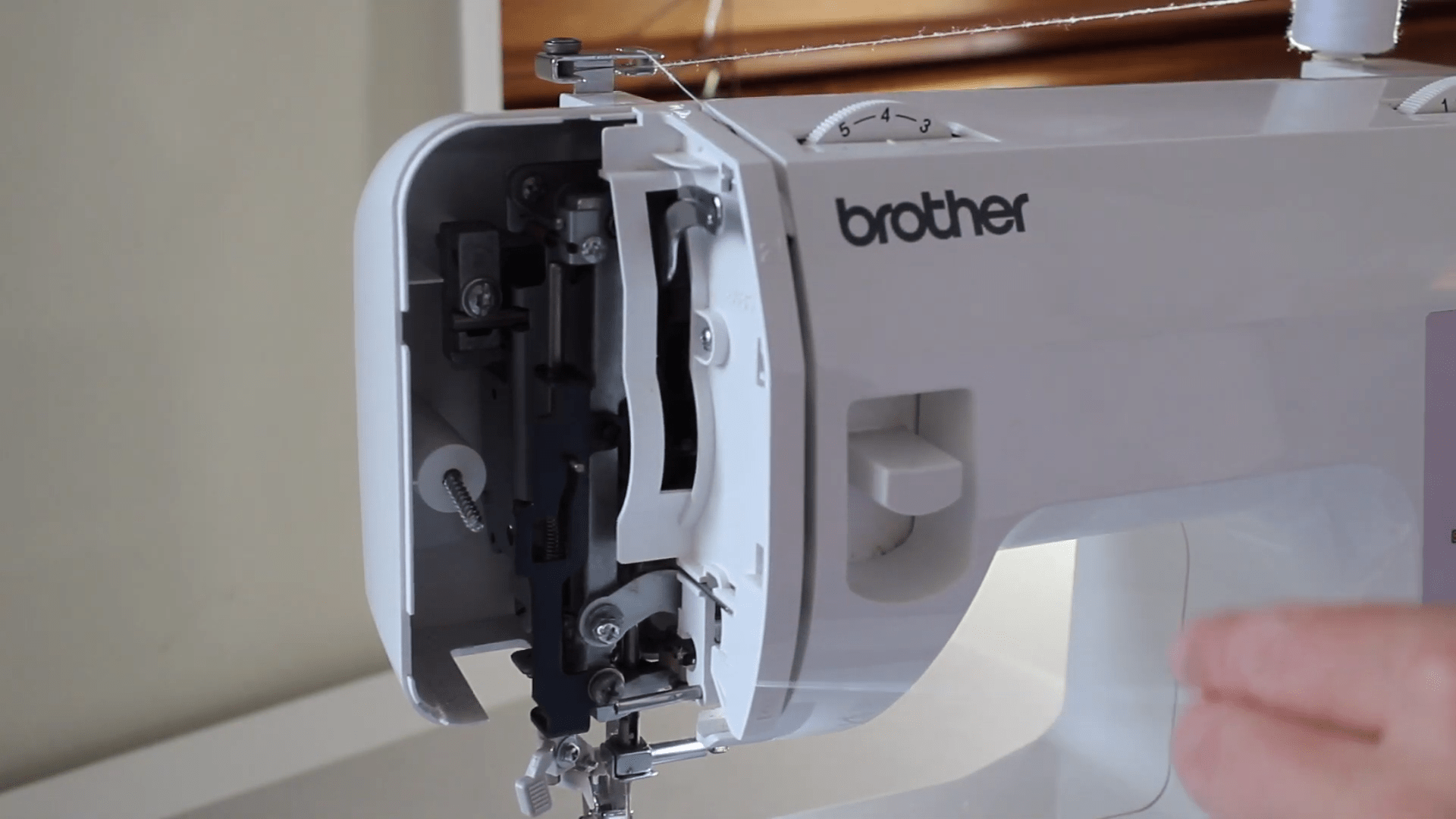 HOW TO THREAD A DOMESTIC SEWING MACHINE - Makyla Creates