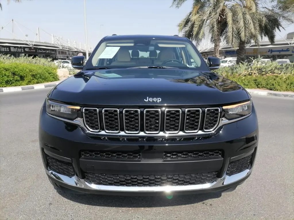 Rent Jeep Grand Cherokee in Dubai Mala