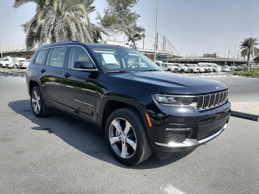 Rent Jeep Grand Cherokee in Dubai Mala