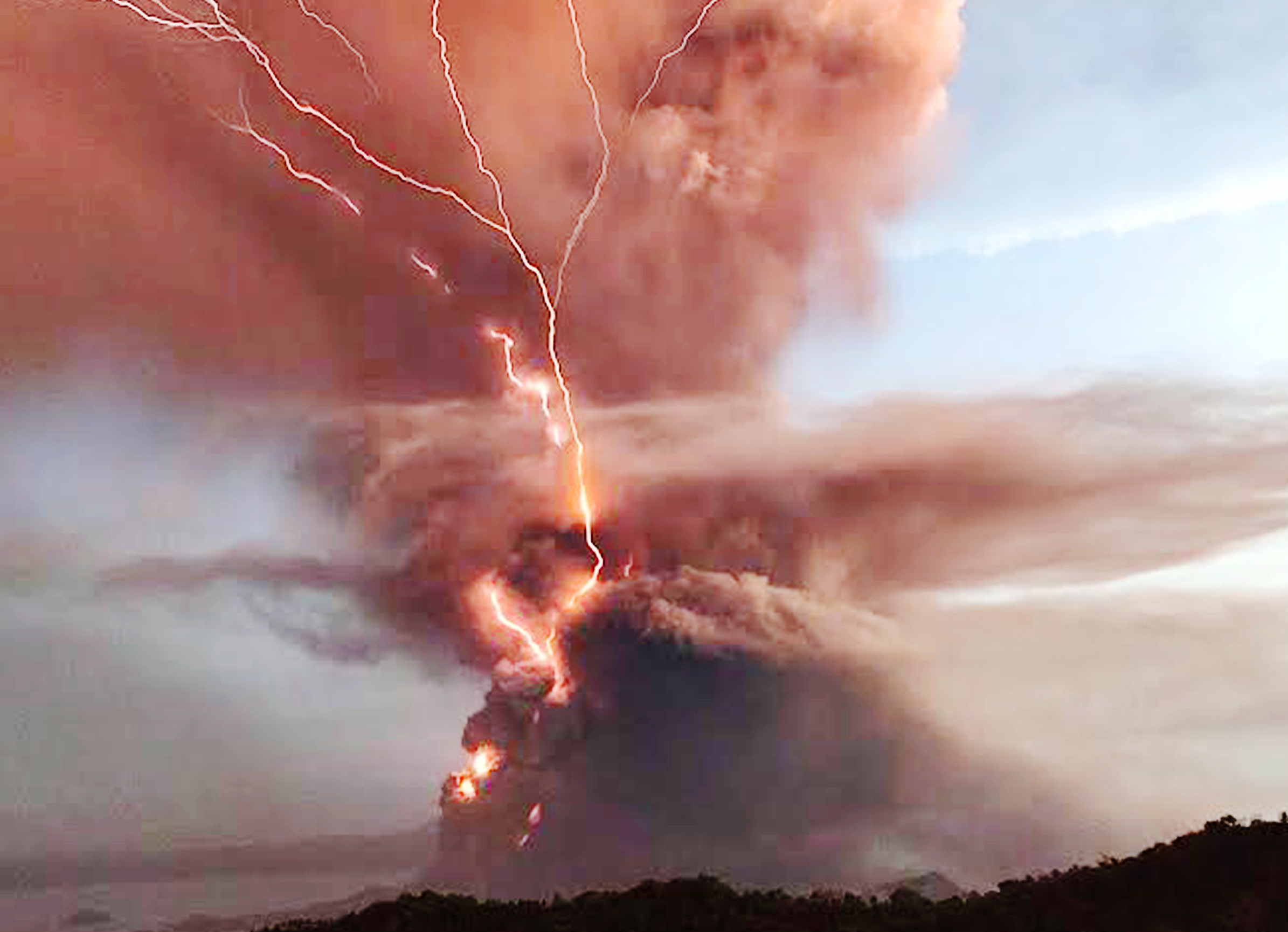 Taal spews ash; thousands evacuated Ashfall reaches Metro Malaya