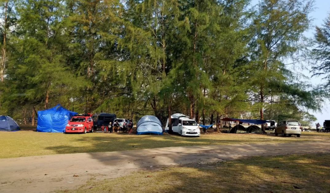 Pantai Sepat Kuantan Malaysia Camping