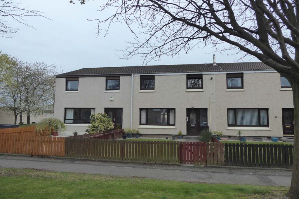 Highly Desirable Exceptionally Spacious Terraced 3 Bed Family Villa In