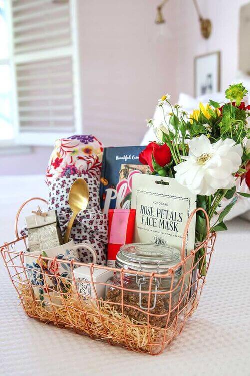 18 Best Mother's Day Gift Basket Ideas To Recreate Right Now