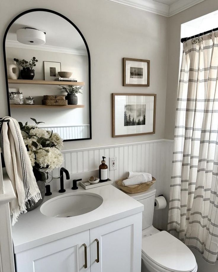 29 Bathroom Wall Decor Ideas To Copy Immediately