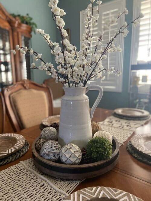 13 Spring Table Centerpiece Ideas To Copy Now