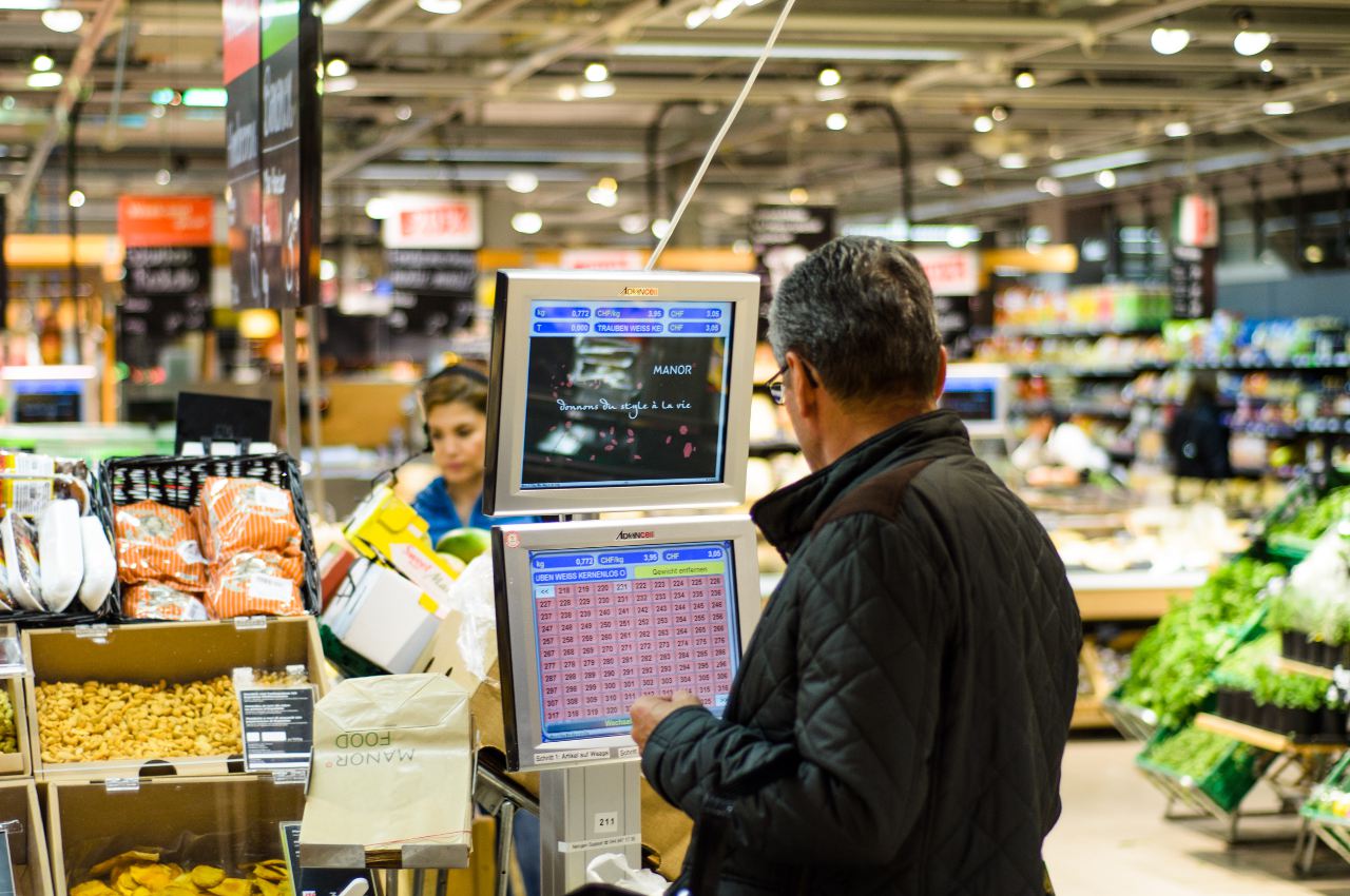 Case Study Manor Switzerland MALER Digital Signage