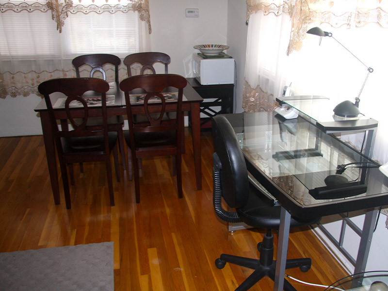 Colonial Style Garden Apartments for Rent in Mahwah, NJ Mall & Starview