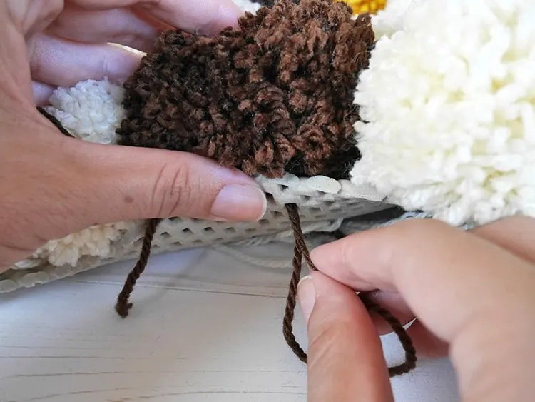 How to make a bathroom pom pom rug
