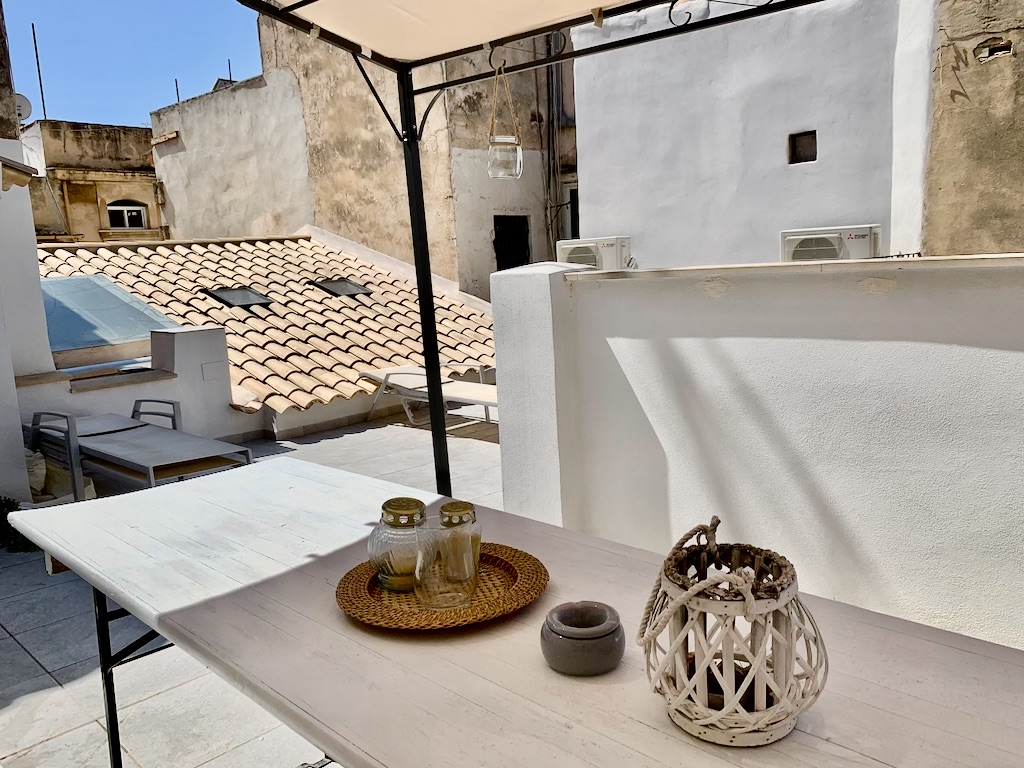 26766D PALMA OLD TOWN, TWO BEDROOM APARTMENT WITH TWO