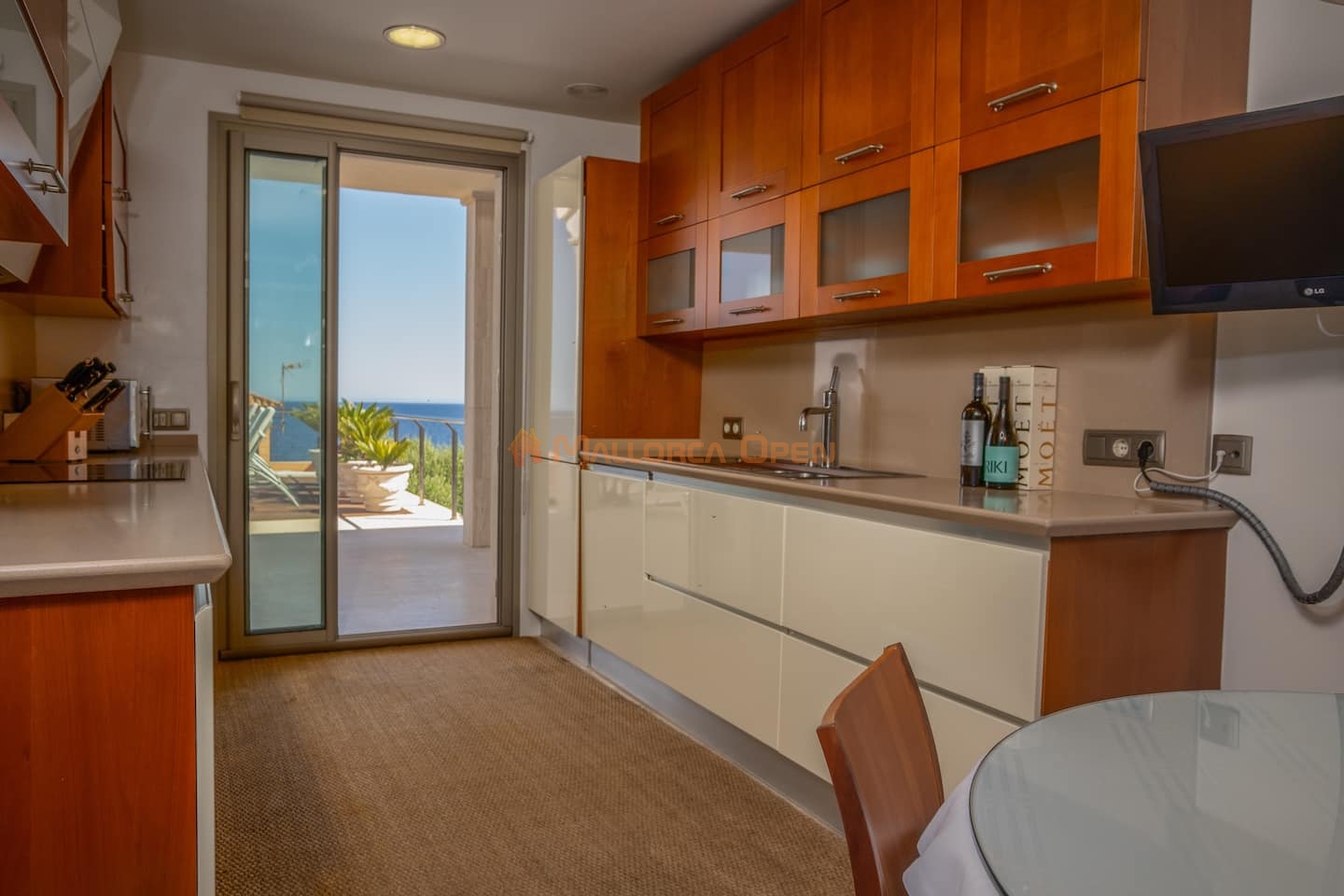 Se vende maravillosa casa unifamiliar en primera línea del mar de Cala