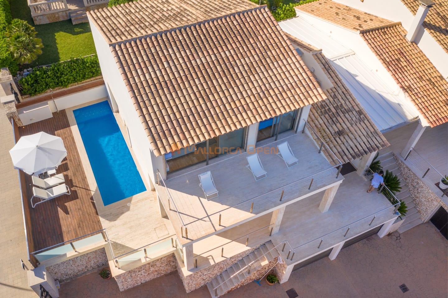 Se vende maravillosa casa unifamiliar en primera línea del mar de Cala