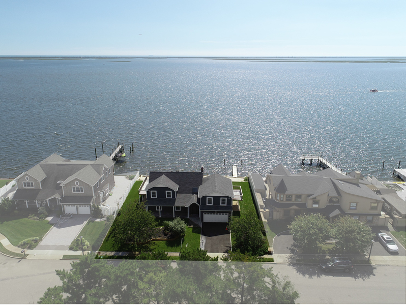6 BR Luxury Waterfront Maltz Auctions