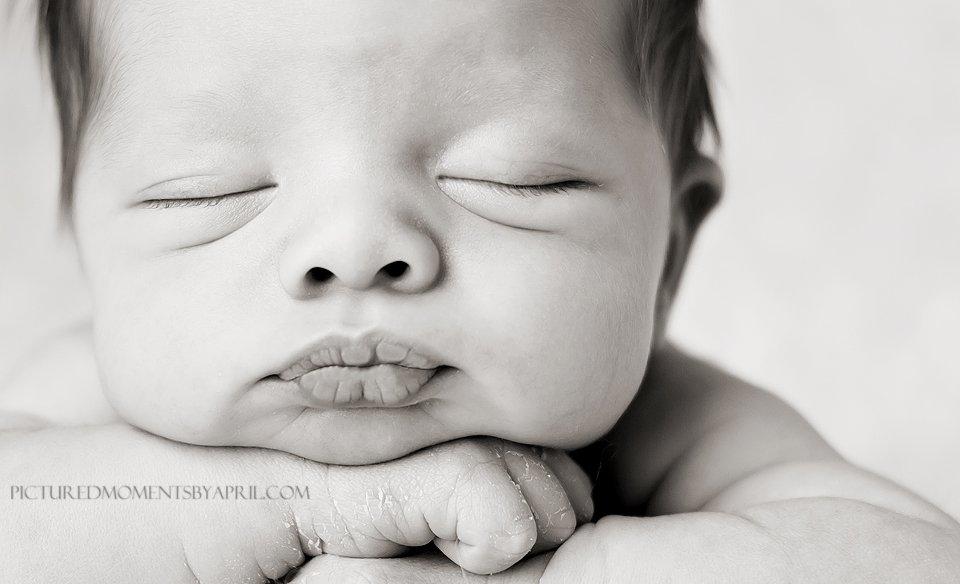 Absolutely Stunning, Black and White Photos of Babies. Mustsee!