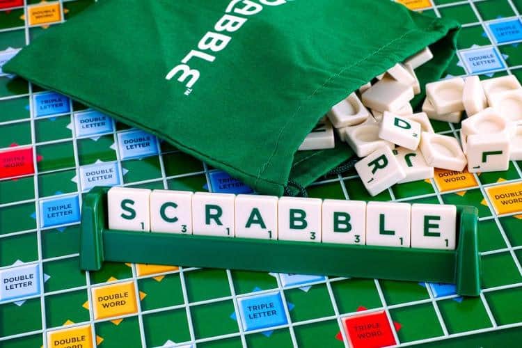 5 benefits of playing Scrabble with children