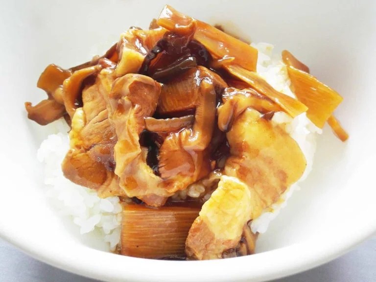無印「ごはんにかける ルーロー飯」「ごはんにかける 冷やし胡麻味噌担々スープ」 mamaorid