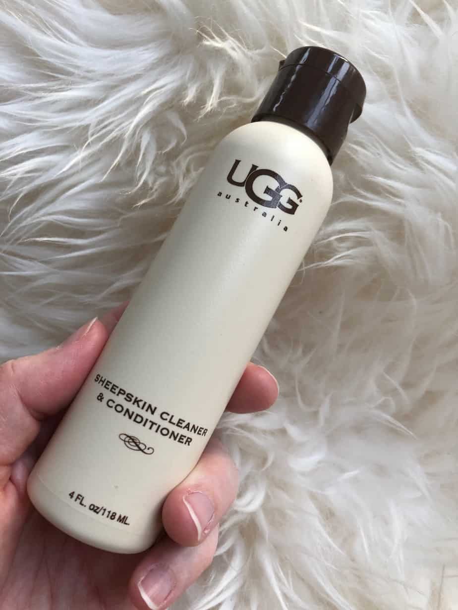 How to clean a sheepskin rug 🧼 Make it look brand new!