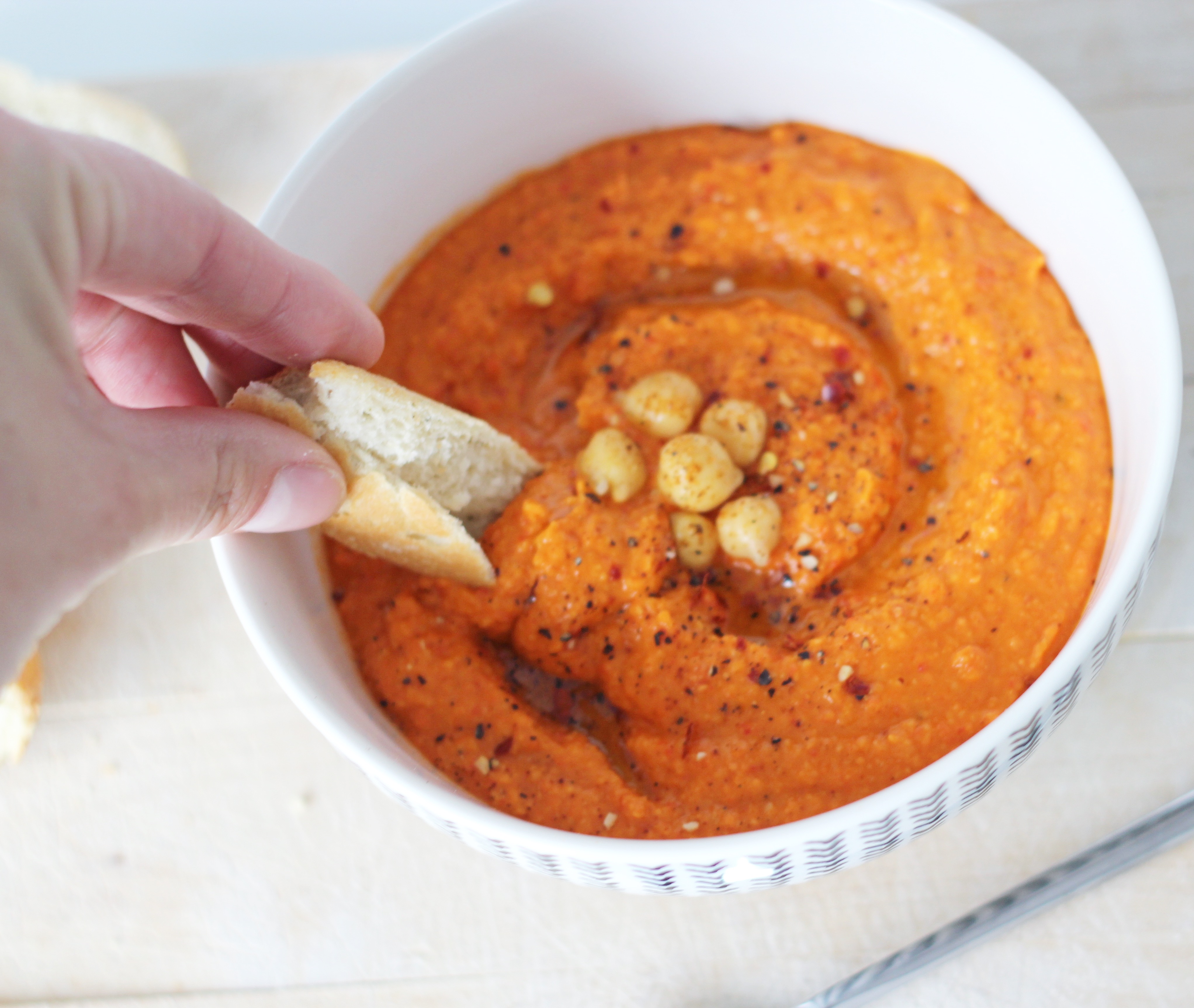 Gegrilde paprika hummus