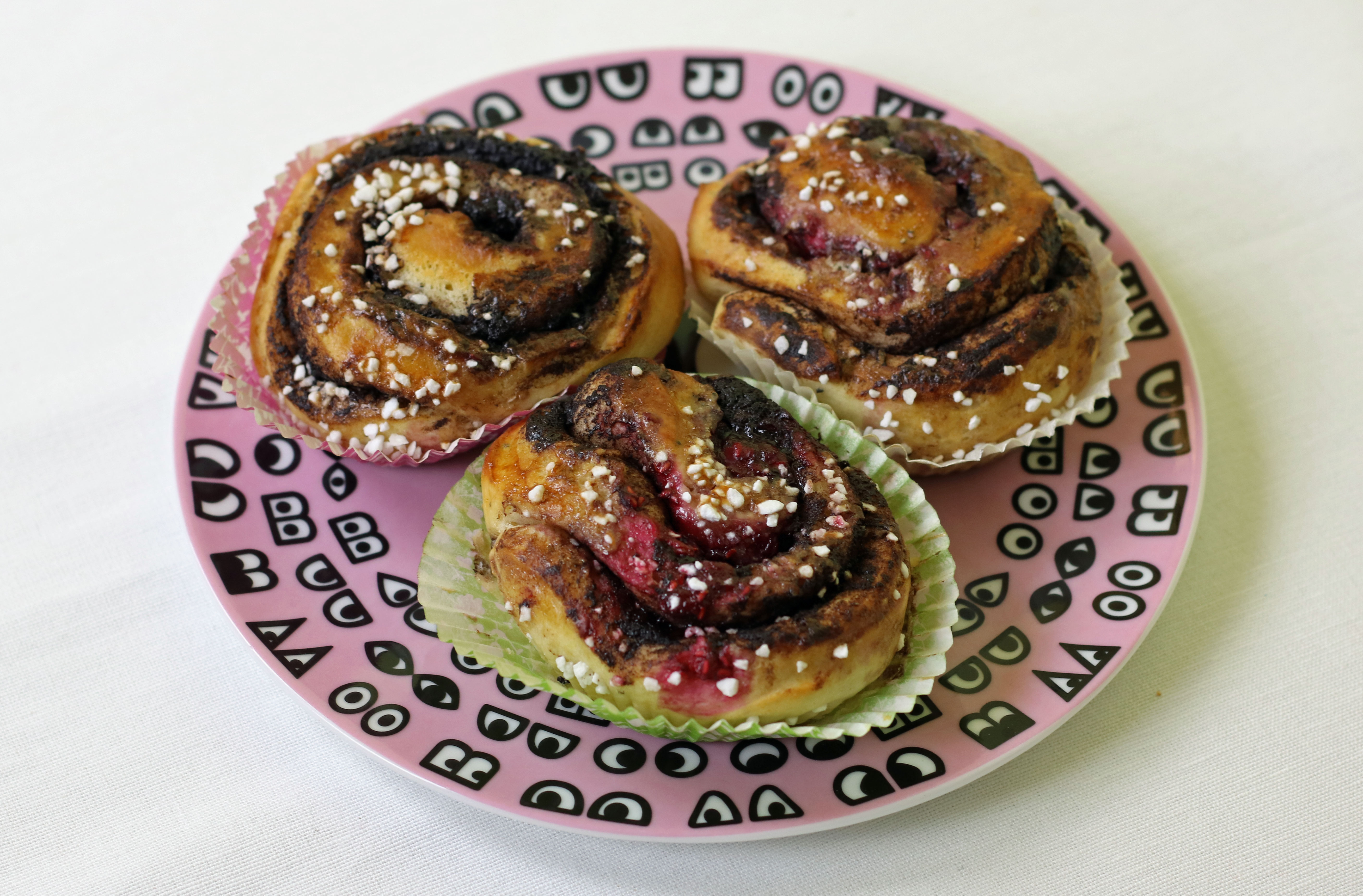 Bullar Med Vaniljkräm Och Hallon